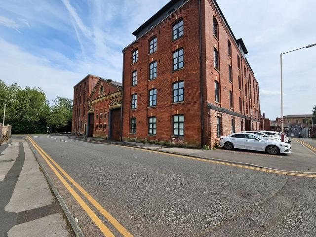Flat for rent in The Haulgh, Lee Bank
