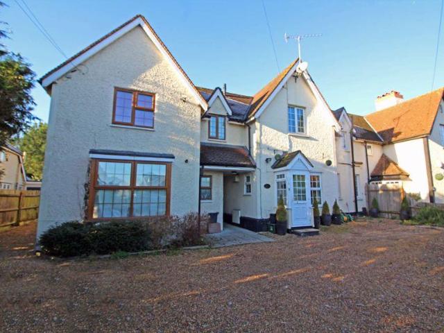 Flat for rent in London Borough of Croydon, Sanderstead