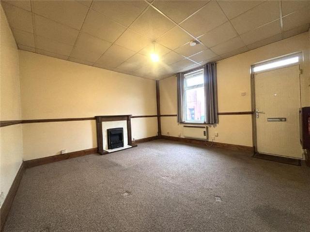 Apartment for rent in Sudden, Burnedge