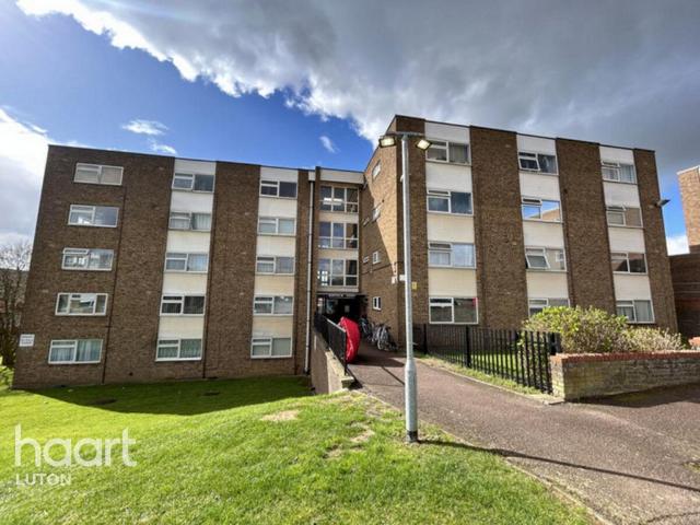 Flat for rent in Spring Park, Luton