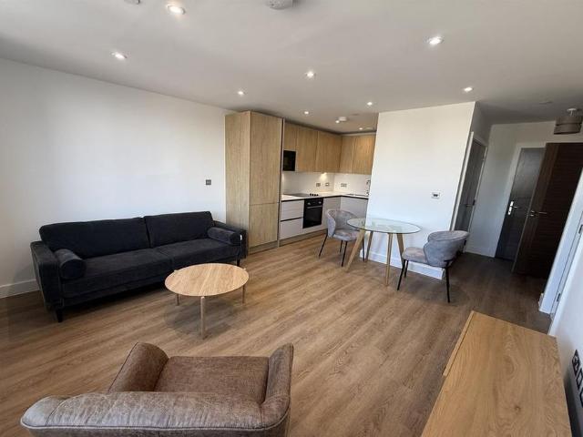 Apartment for rent in Sale, Trafford