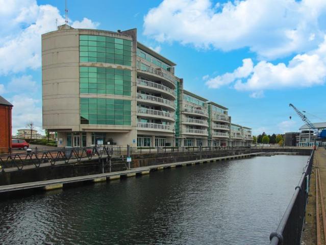 Flat for rent in Cardiff Bay, Falcon Lodge