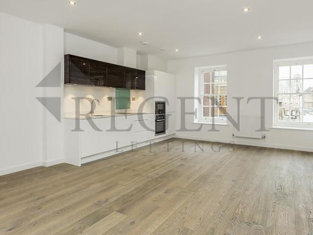 Flat for rent in St Margarets, Greater London