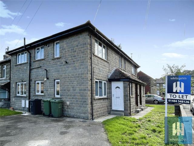 Flat for rent in Hillhouse, Almondbury