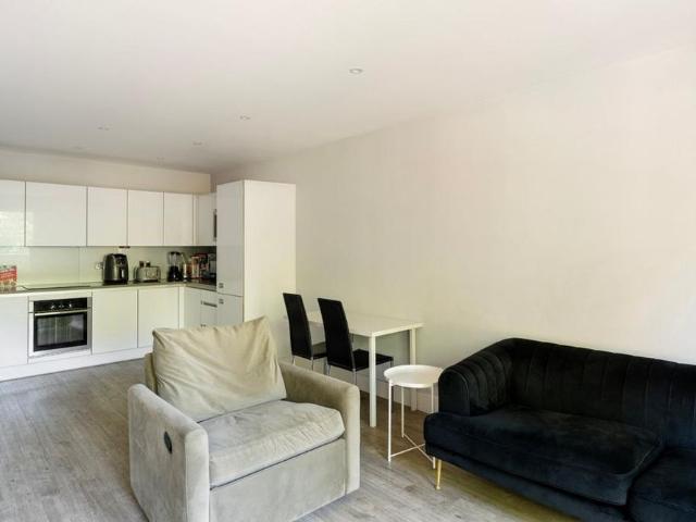 Apartment for rent in London Borough of Ealing, Greater London