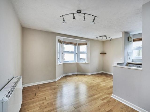 Apartment for rent in St Albans, Five Acres