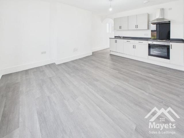 Flat for rent in Queen's Park, Blackburn