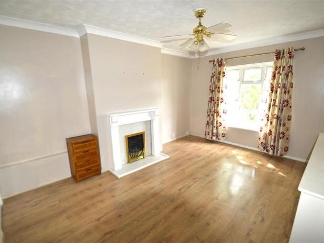 Apartment for rent in Thames View, Greater London