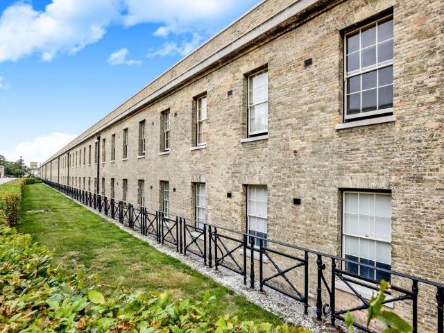Flat for rent in Priddy's Hard, Middlecroft