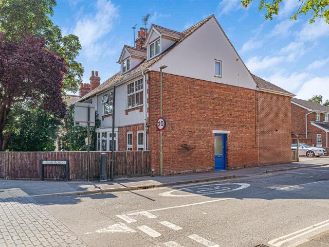 Flat for rent in Dromore, Oxfordshire
