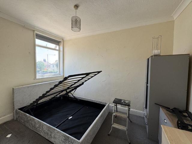 Apartment for rent in Town Centre, Roby Mill