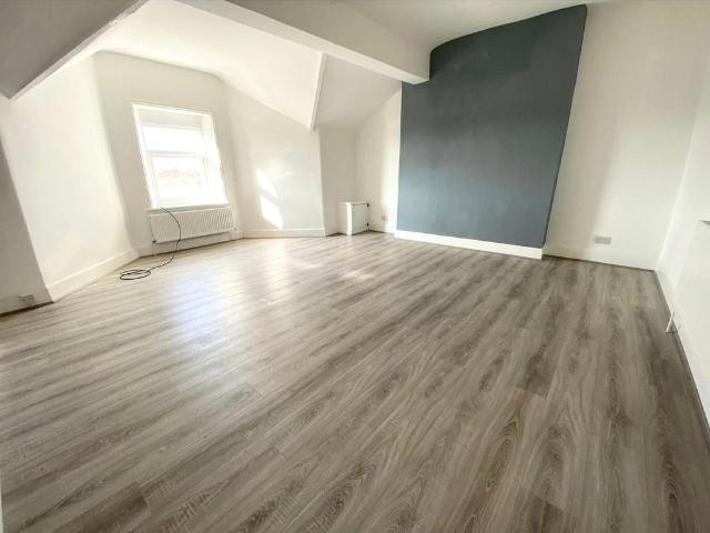 Flat for rent in Great Crosby, Sefton