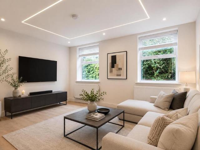Apartment for rent in Totteridge, Cressex