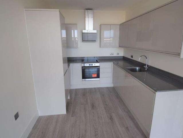 Apartment for rent in Fole, Surrey