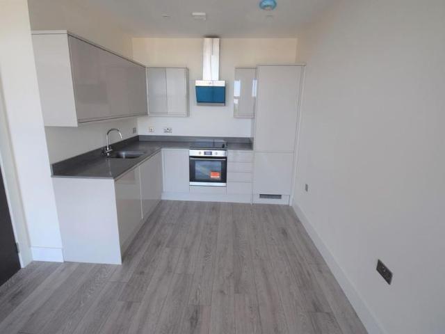 Apartment for rent in Fole, Surrey