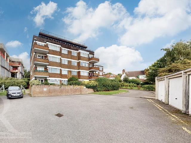 Flat for rent in Temple Fortune, Cat Hill