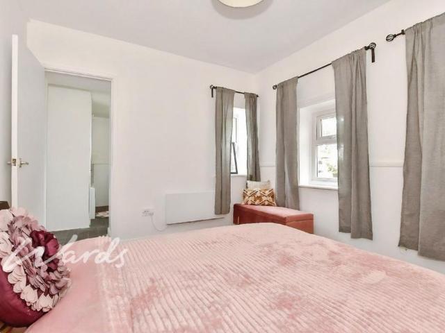 Apartment for rent in Oxenden, The Bridge