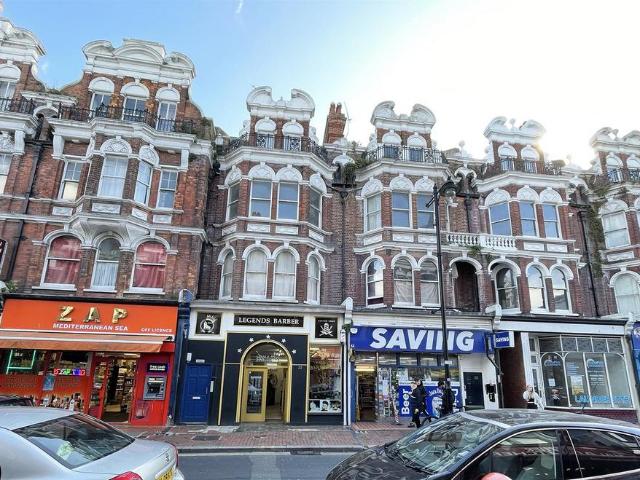 Flat for rent in Roselands, Eastbourne