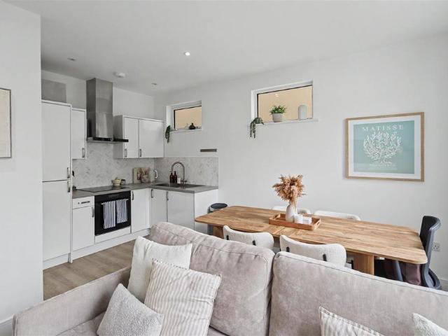 Flat for rent in St Helier, Greater London