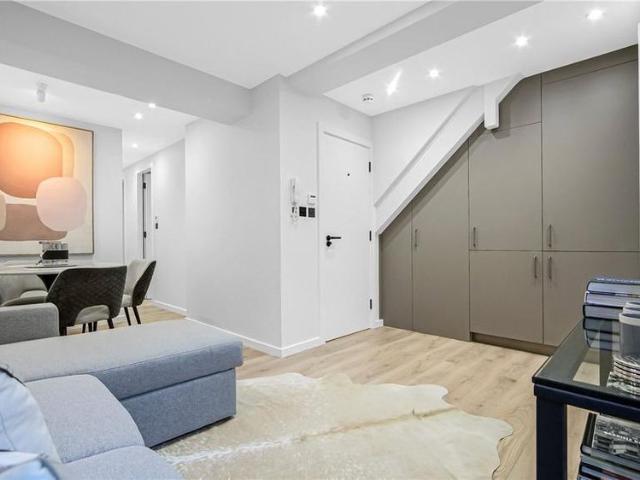 Apartment for rent in Highbury, Greater London