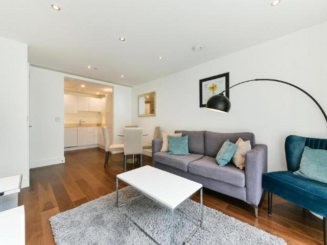 Flat for rent in Isle Of Dogs, Greater London
