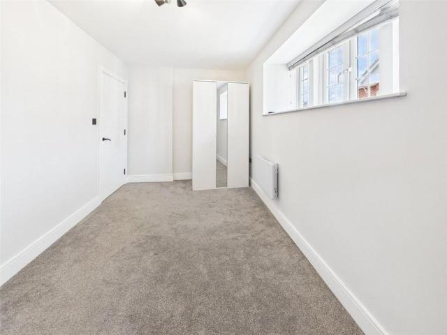 Apartment for rent in Southfields, Greater London