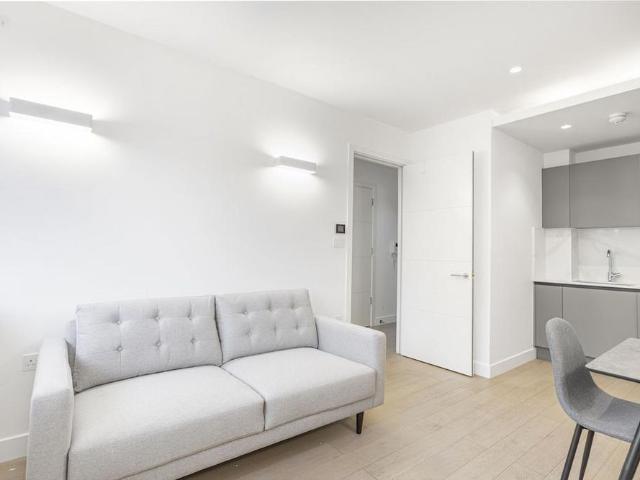 Apartment for rent in London Borough of Hounslow, Spring Grove