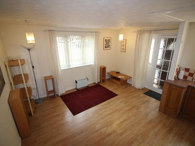 Apartment for rent in Cliff Hill, Green Close