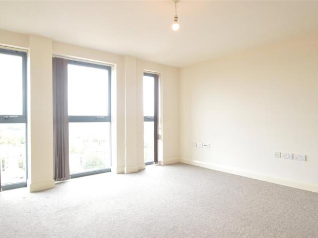 Flat for rent in London Borough of Croydon, Greater London