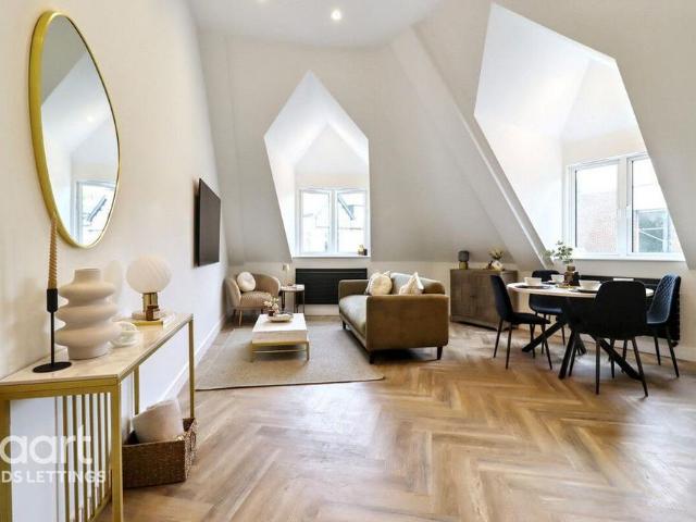 Apartment for rent in Lawnswood, Leeds