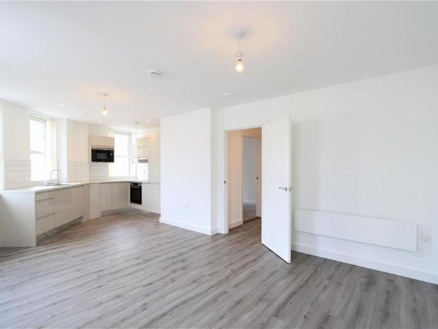 Apartment for rent in St Helier, Greater London