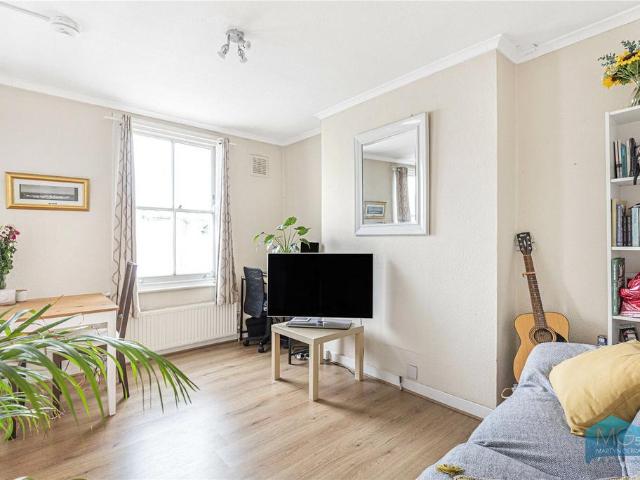 Flat for rent in Kentish Town, Greater London