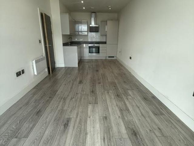 Flat for rent in Slough