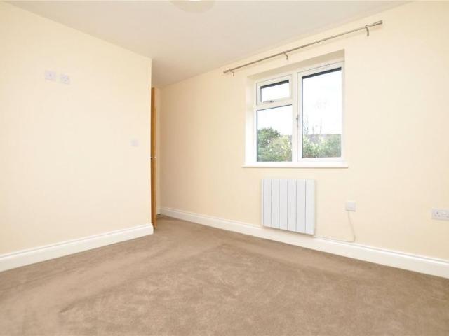 Apartment for rent in Westborough, Surrey