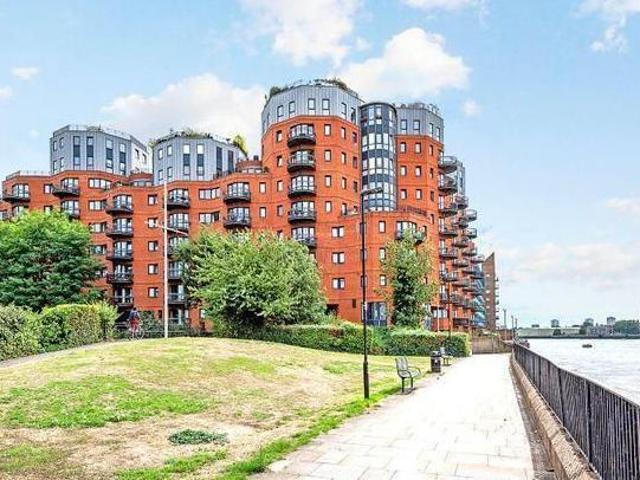 Flat for rent in Isle Of Dogs, Greater London