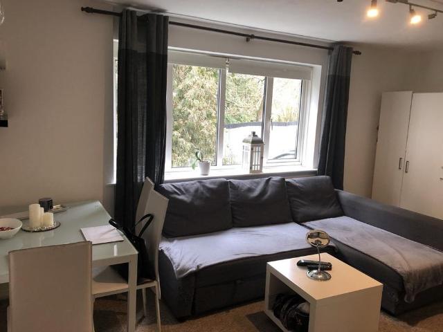 Apartment for rent in Pound Hill, Crawley