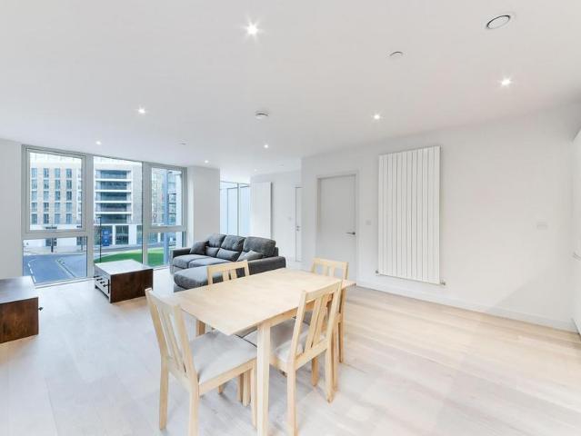Flat for rent in Silvertown, Greater London