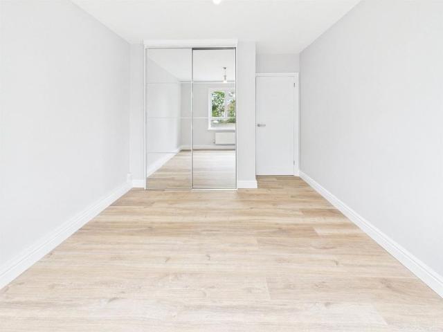 Apartment for rent in St Margarets, Greater London