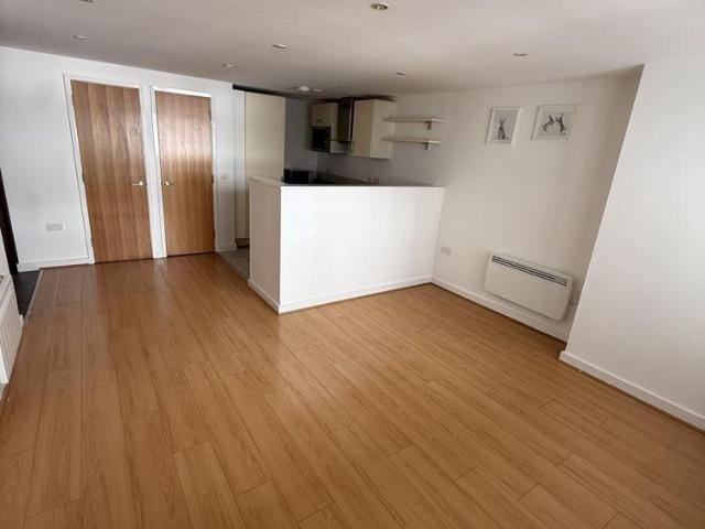 Apartment for rent in Walcot West, Rodbourne