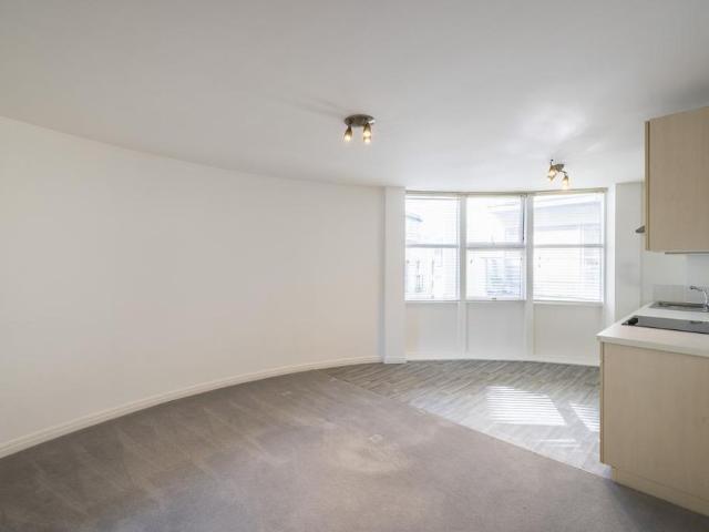 Apartment for rent in St Helier, Greater London