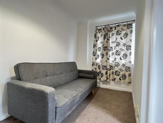 Apartment for rent in Carshalton Beeches, Greater London