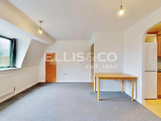 Apartment for rent in London Borough of Ealing, Greater London