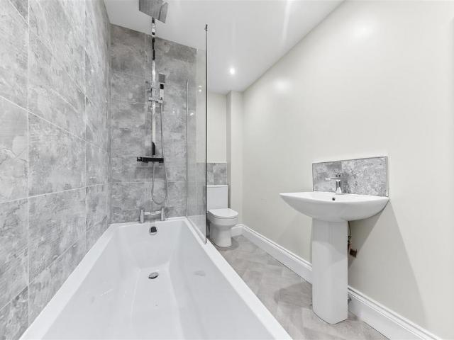 Flat for rent in Cleckheaton, West Yorkshire