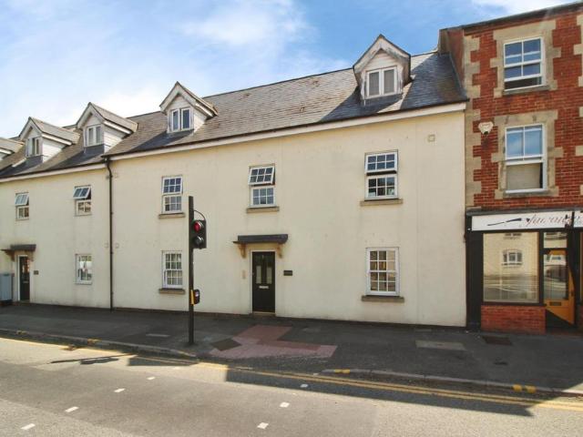 Flat for rent in Highworth, Swindon