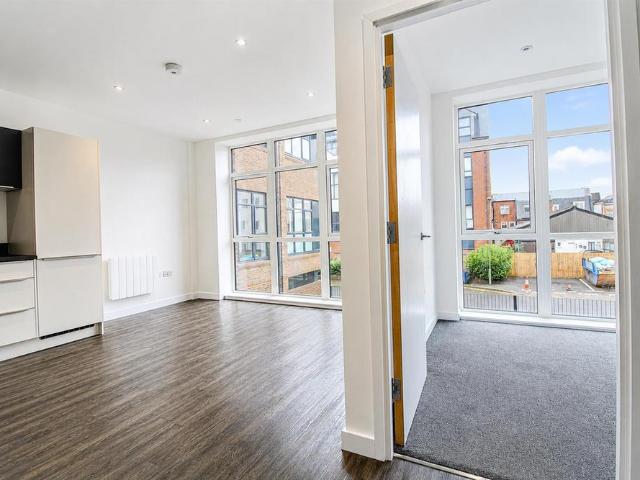 Apartment for rent in Lakenham, East Bank