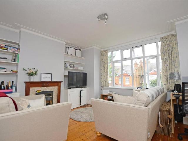 Flat for rent in Strawberry Hill, Greater London