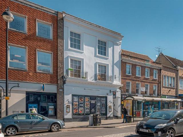 Flat for rent in Daws Hill, Cressex
