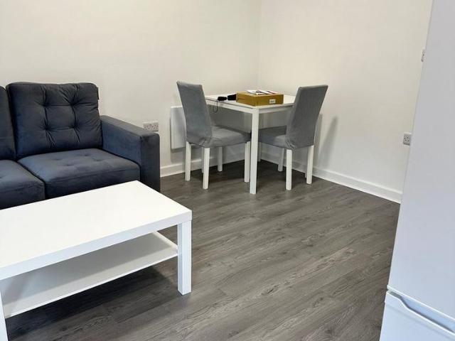 Apartment for rent in Gorse Hill, Trafford Park