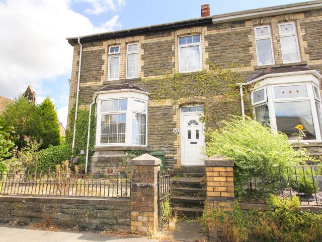 Flat for rent in Pontyclun, Wales
