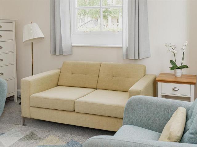 Apartment for rent in Whitebushes, Red Hill
